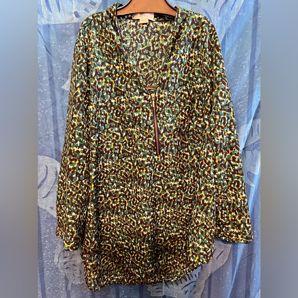 Green and Black Blouse with Modern Aesthetic